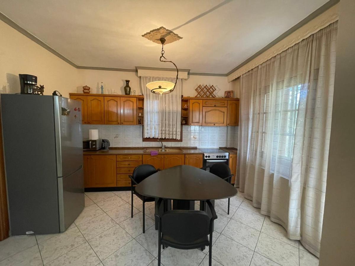 Nea Peramos Large Apartment Near The Beach المظهر الخارجي الصورة